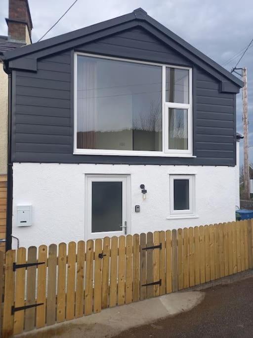 Cosy 2 Bed Cottage Between Snowdonia And The Sea Llandegai Eksteriør bilde