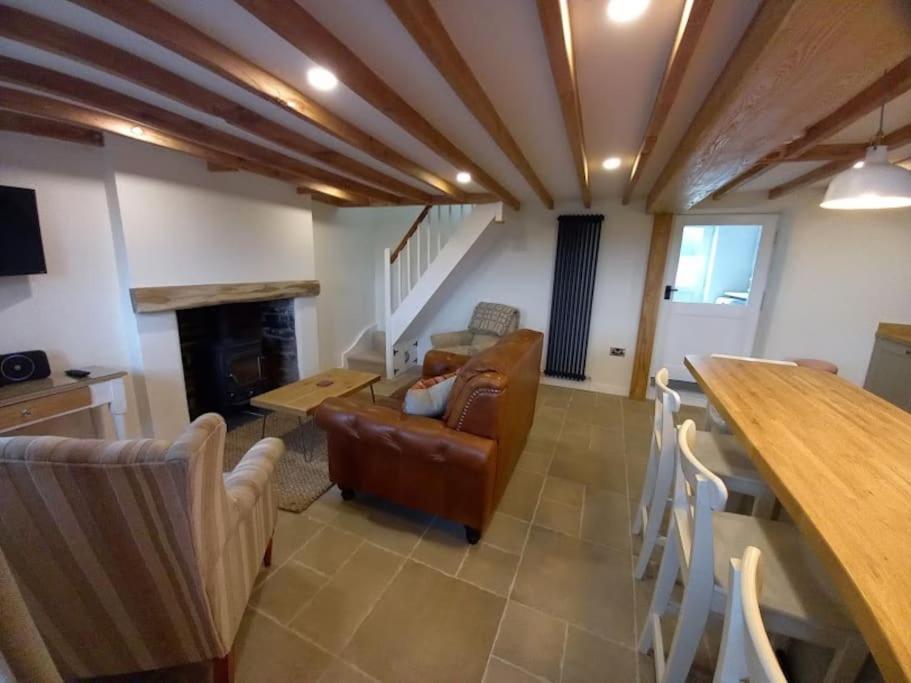 Cosy 2 Bed Cottage Between Snowdonia And The Sea Llandegai Eksteriør bilde