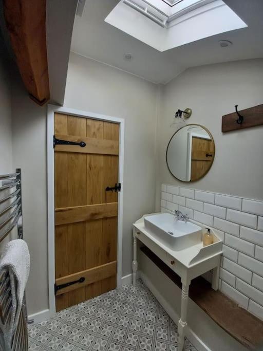 Cosy 2 Bed Cottage Between Snowdonia And The Sea Llandegai Eksteriør bilde